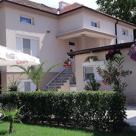 Villa Ros Guest House Svilengrad Extérieur photo