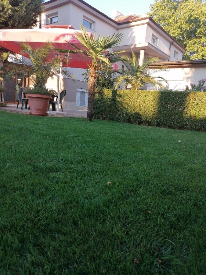 Villa Ros Guest House Svilengrad Extérieur photo