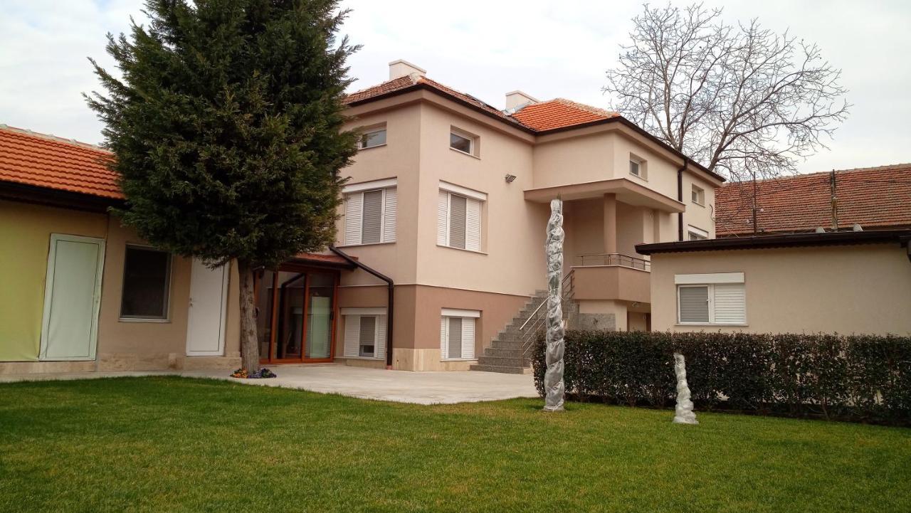 Villa Ros Guest House Svilengrad Extérieur photo